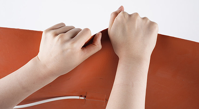 硅橡胶加热板使用注意事项及行业应用